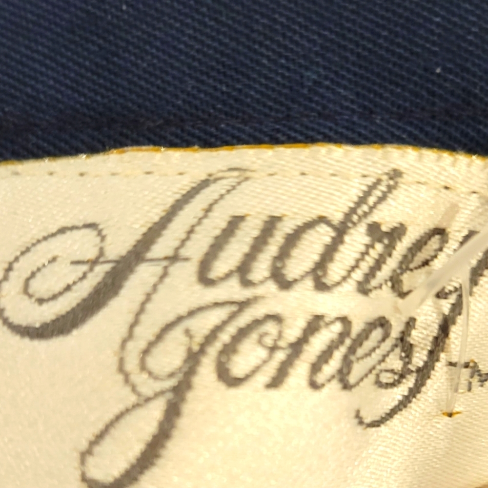 VINTAGE AUDREY JONES FULLY LINED SKIRT - Picture 5 of 5